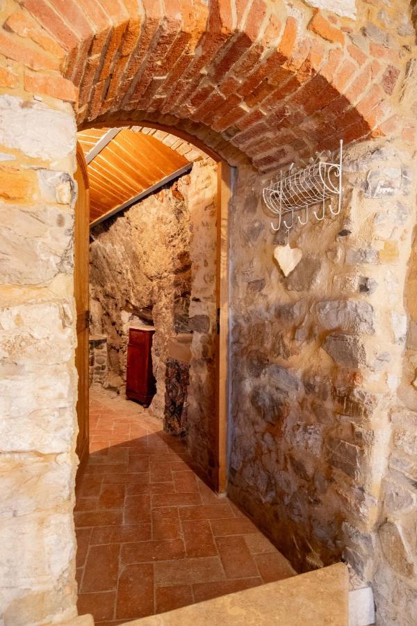 La Casetta Nel Borgo Castelnuovo di Val di Cecina Kültér fotó