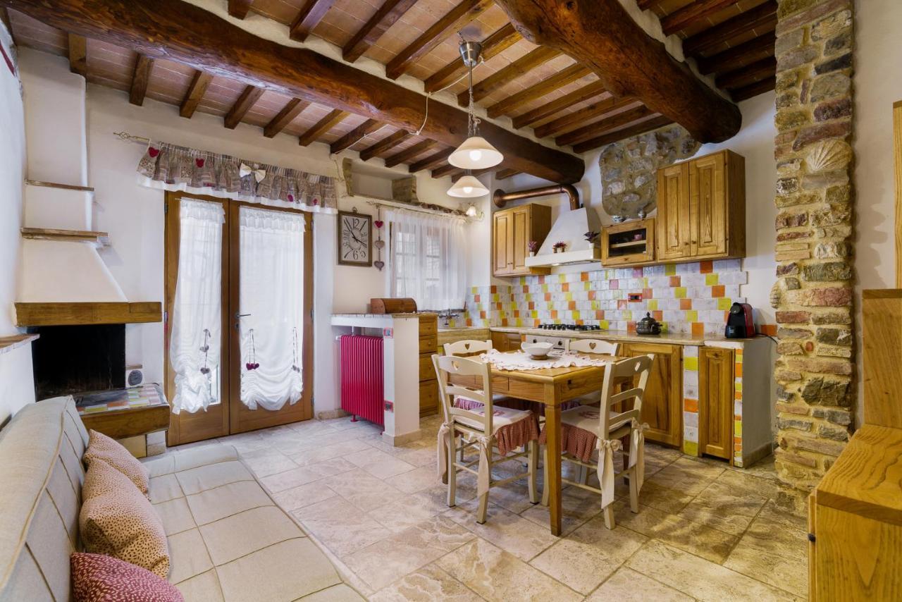La Casetta Nel Borgo Castelnuovo di Val di Cecina Kültér fotó